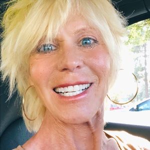 Meet your Posher, Pamela